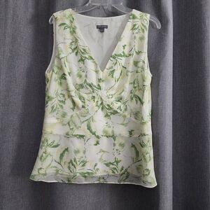 Ann Taylor Green and White Floral Blouse